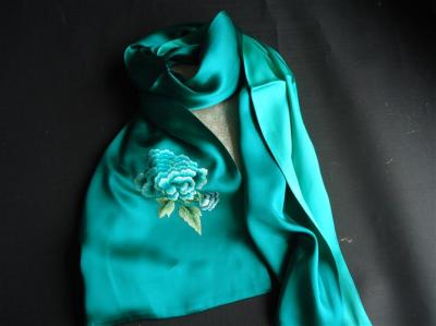 蚕丝手绣围巾
